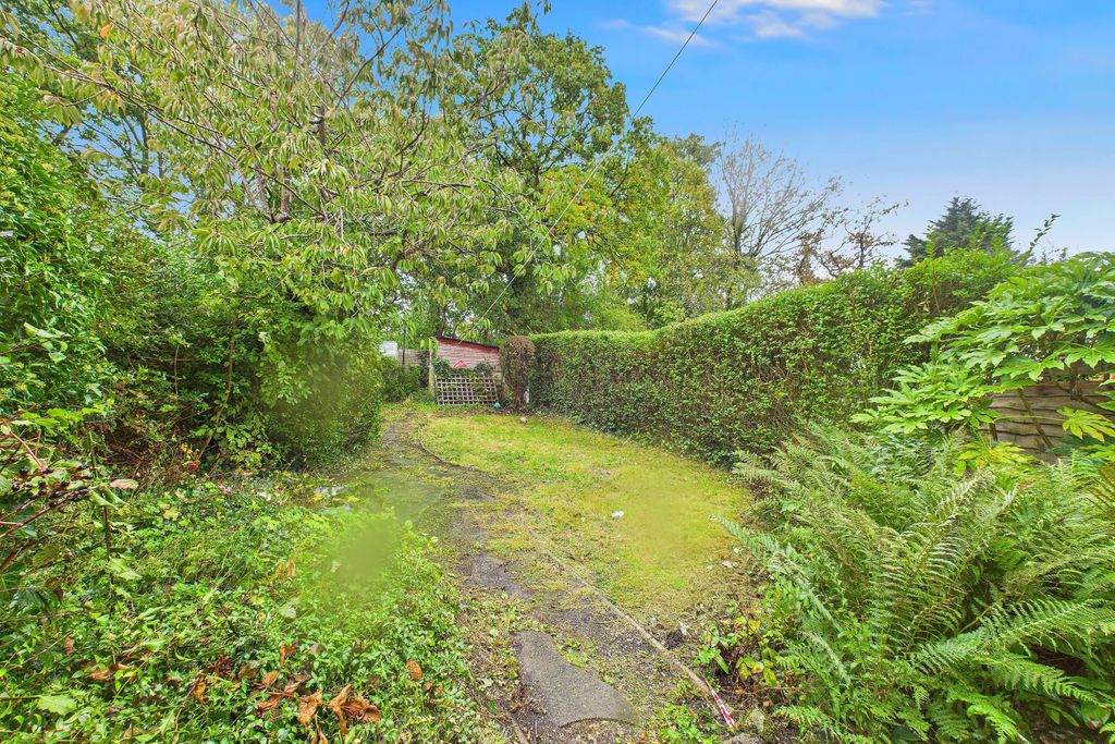 Property photo 2 of 9 Garden