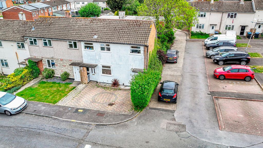 Property photo 2 of 30