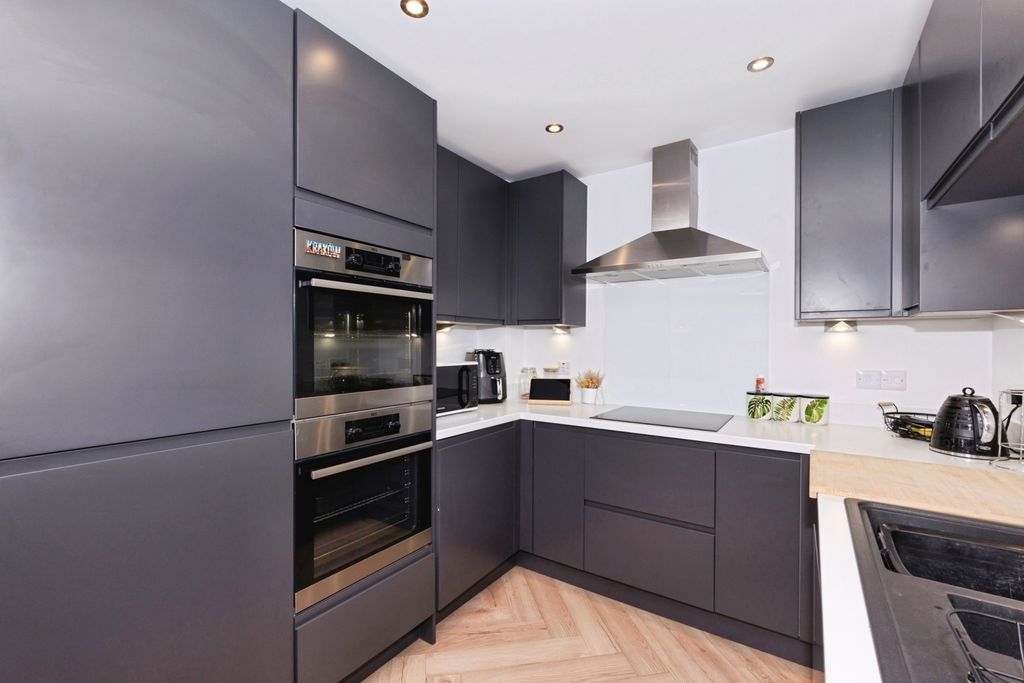 Property photo 3 of 13 Kitchen Dining Room