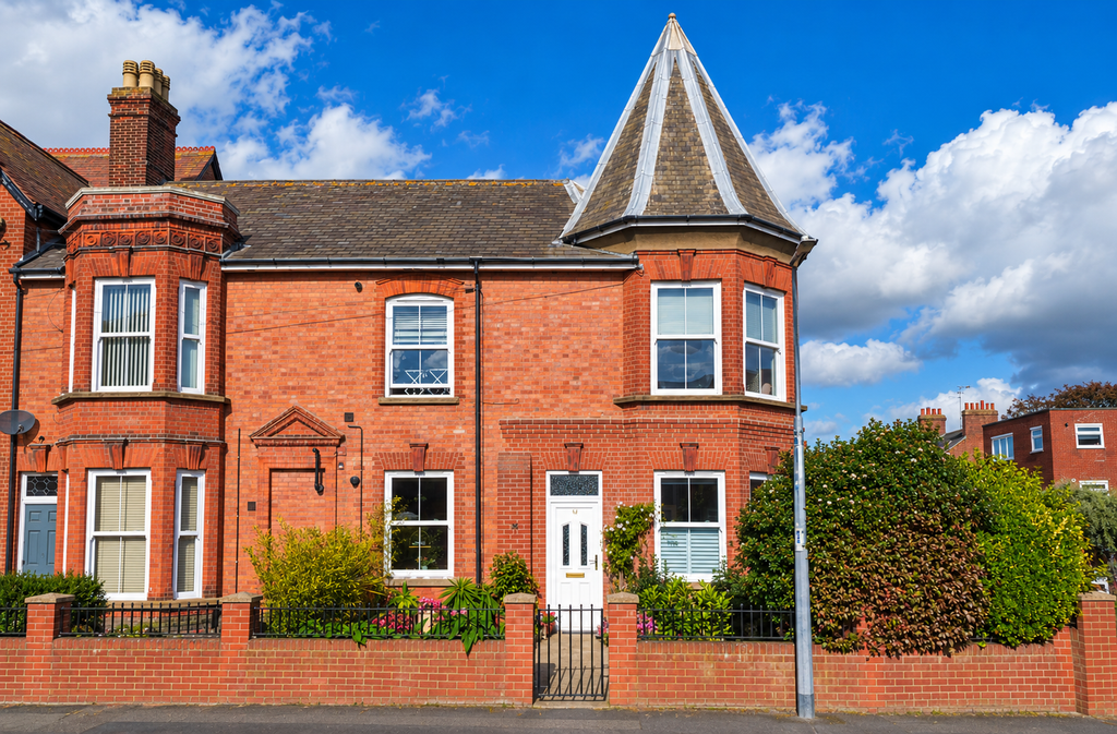 Property photo 1 of 17 004