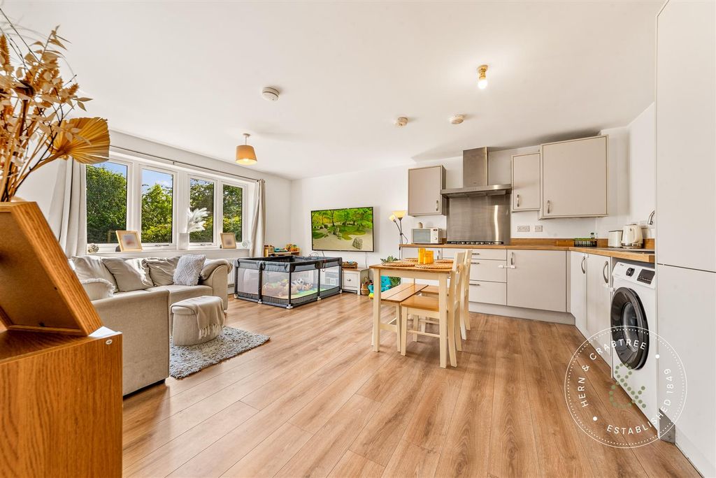 Property photo 2 of 20 Clos-Y-Gadwyn-09.Jpg