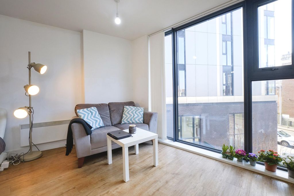 Property photo 2 of 14 Lounge Area