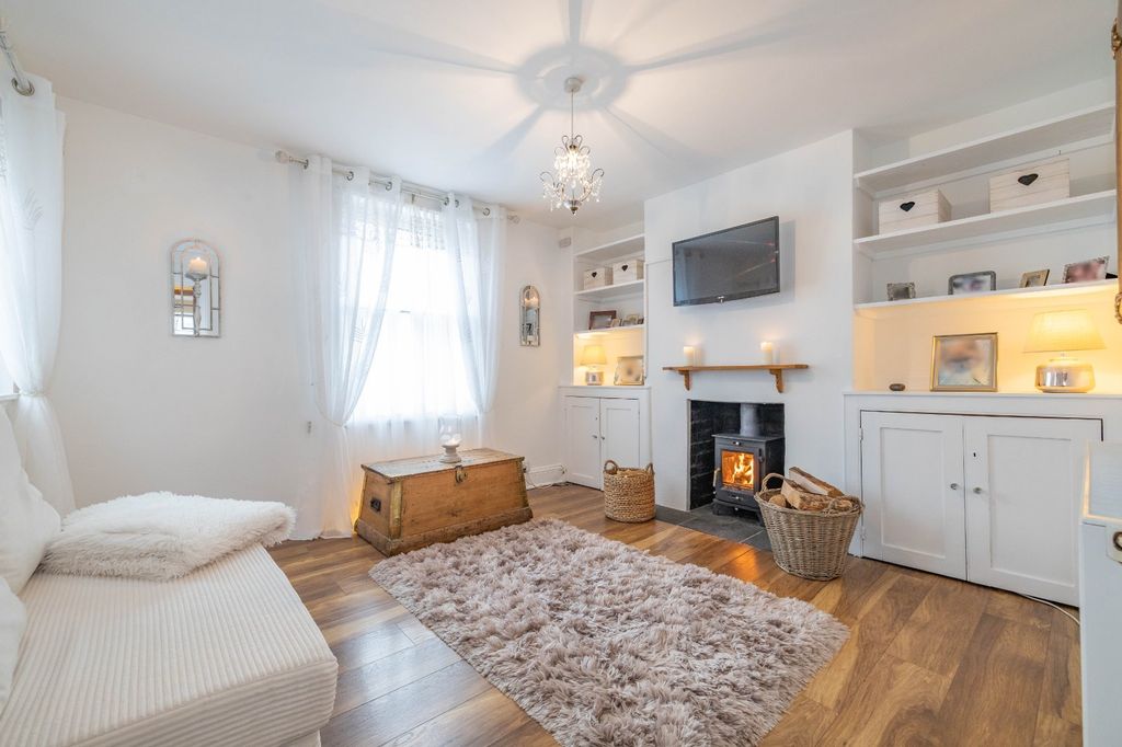 Property photo 3 of 19 Picture 3