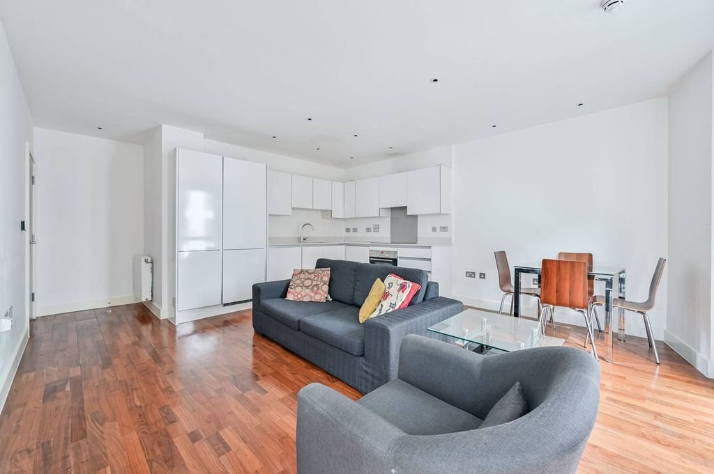 Property photo 2 of 13