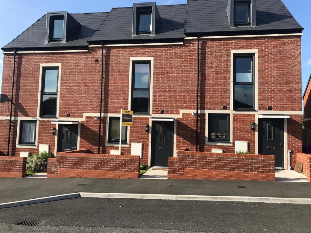 Property photo 1 of 10 Front Exterior