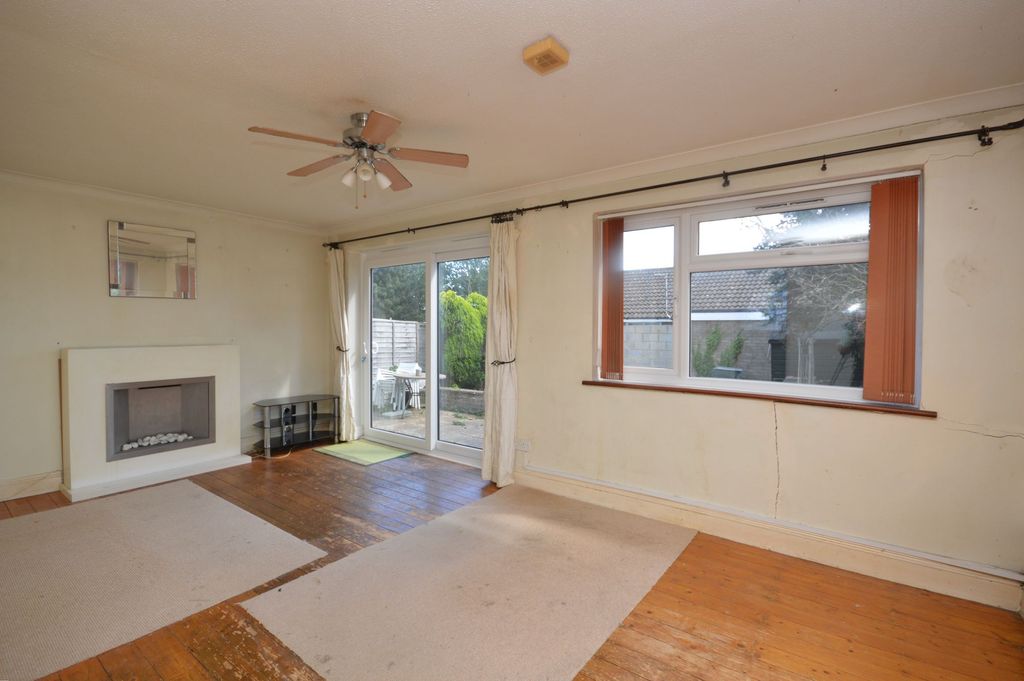 Property photo 2 of 20