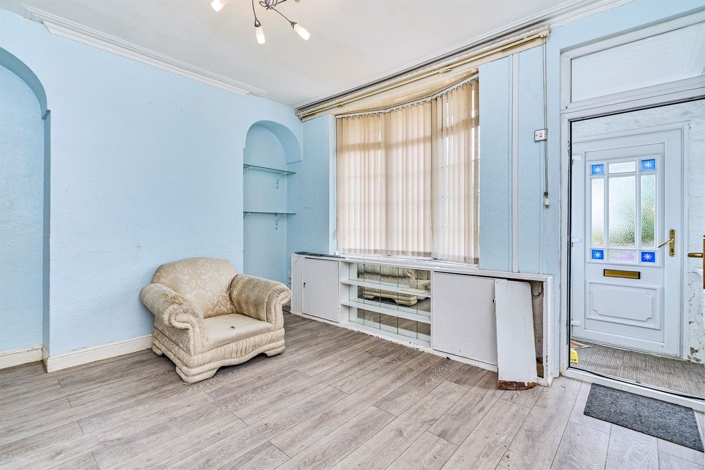Property photo 3 of 17