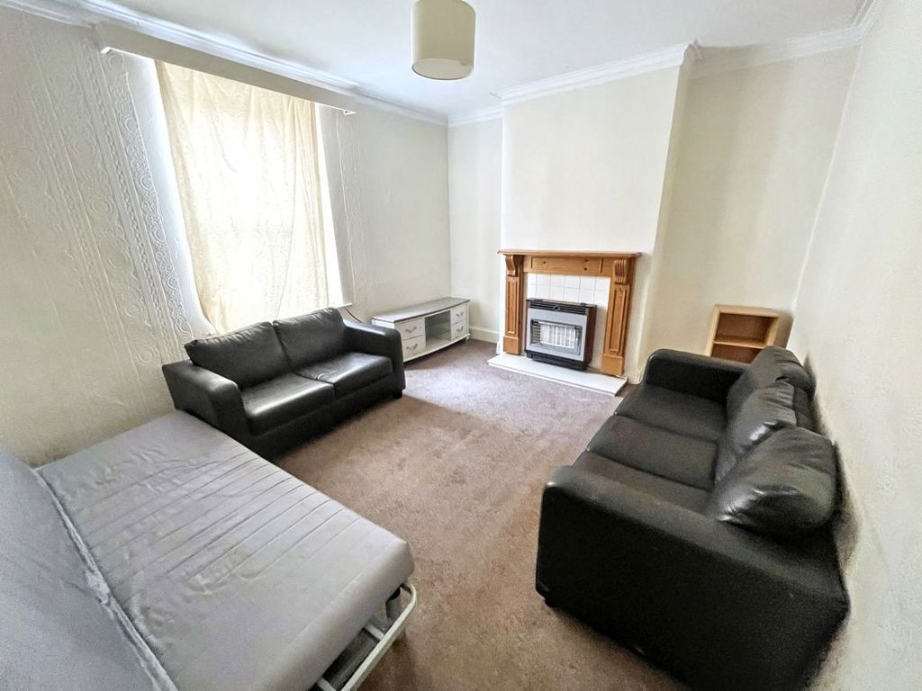 Property photo 3 of 24