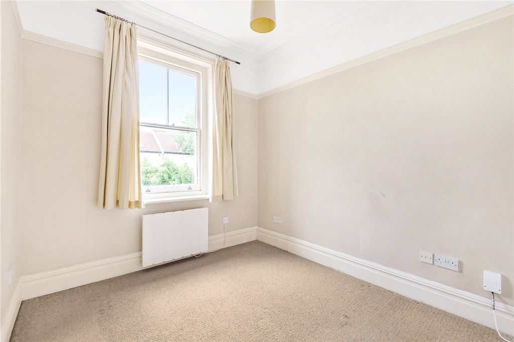 Property photo 3 of 6