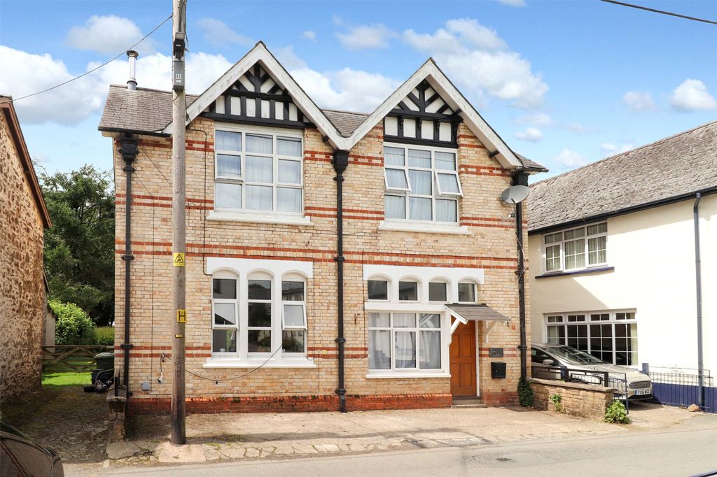 Property photo 1 of 17 Picture No. 11