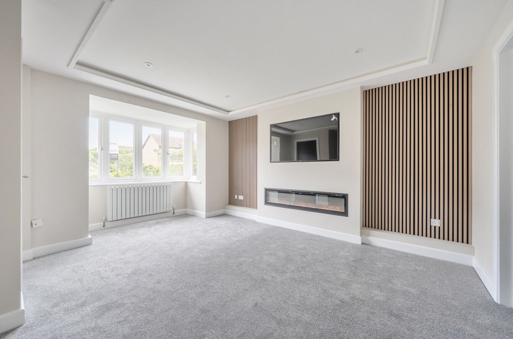 Property photo 2 of 11 1433740-13-6A0B19...