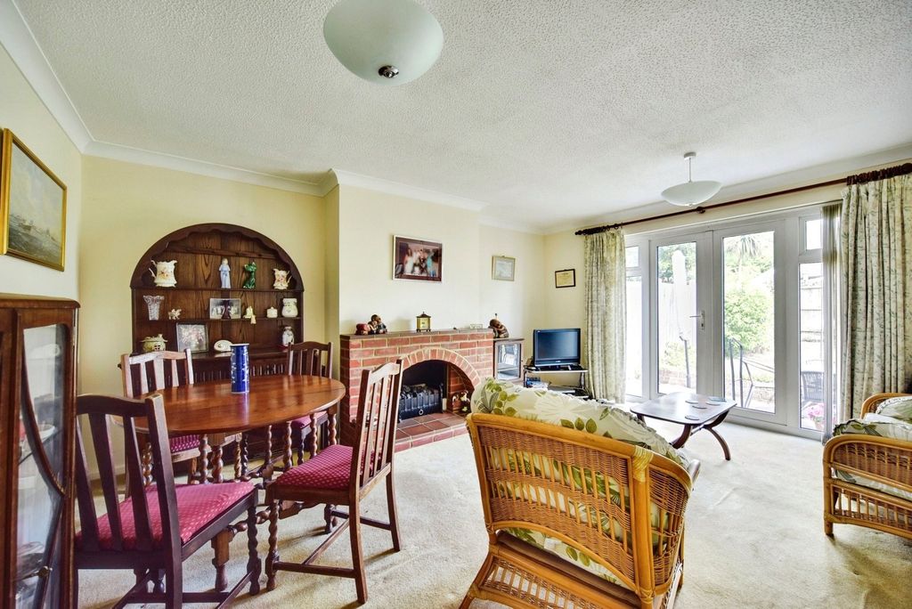 Property photo 3 of 16 Photo