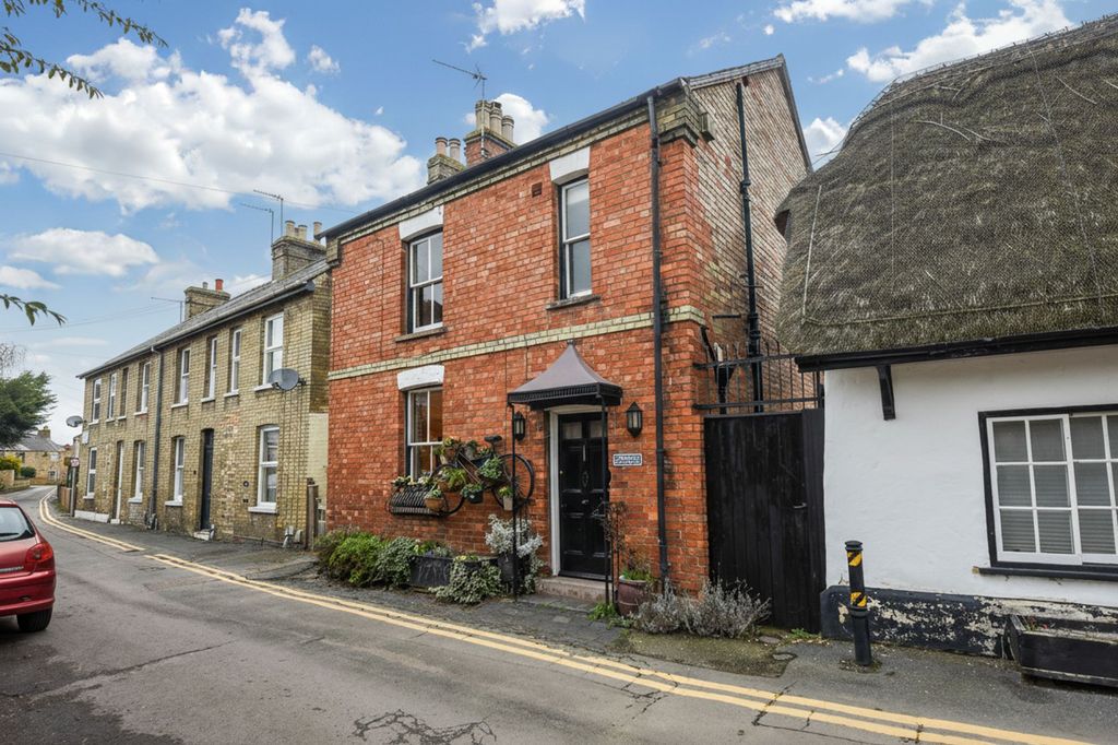 Property photo 1 of 21