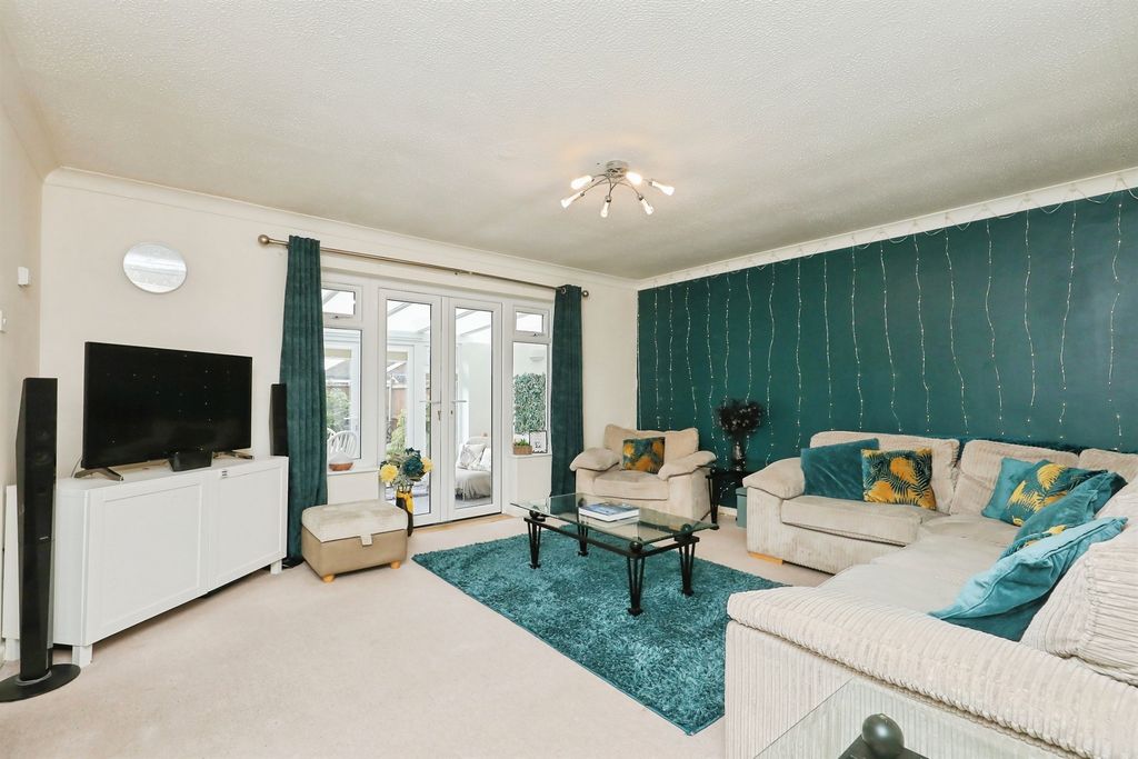 Property photo 2 of 16