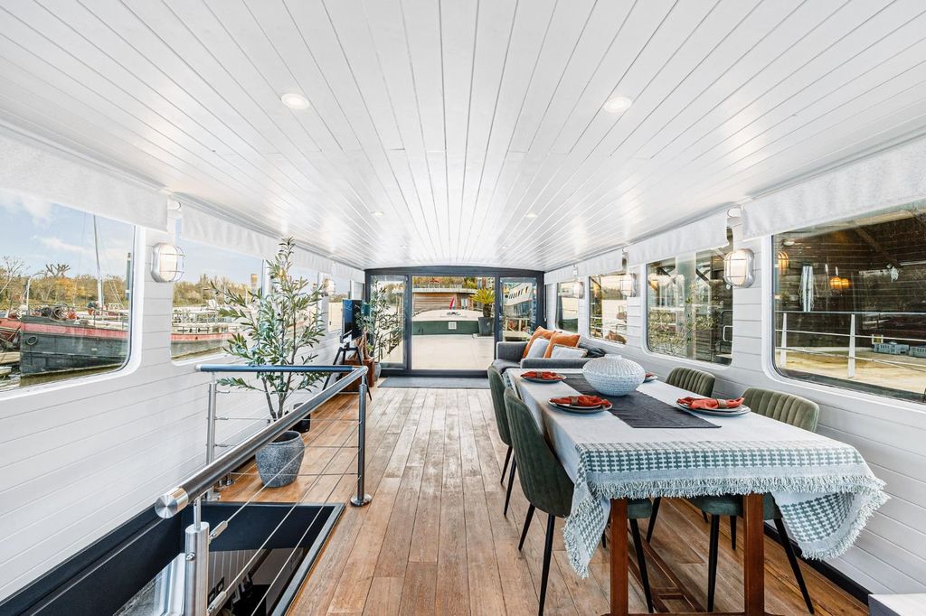 Property photo 1 of 21 Ventana,Chiswick Pier-6.Jpg