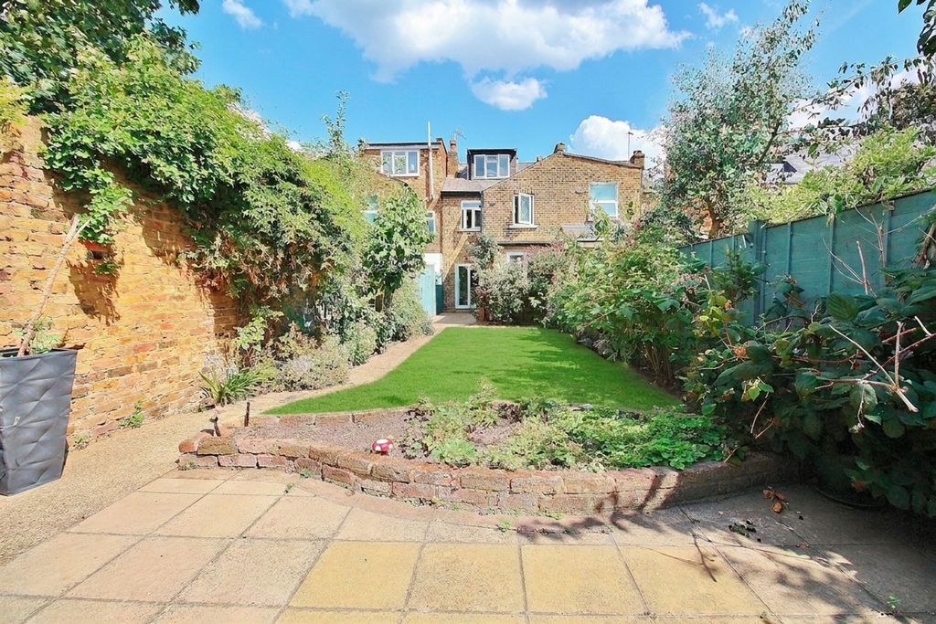 Property photo 2 of 11
