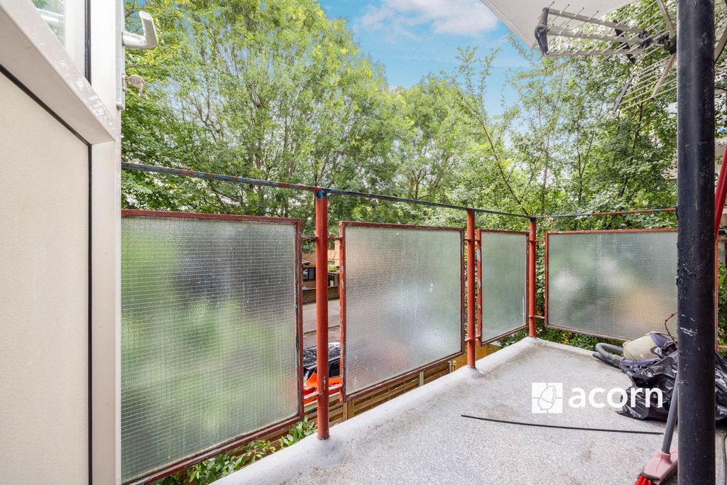 Property photo 3 of 10 Balcony