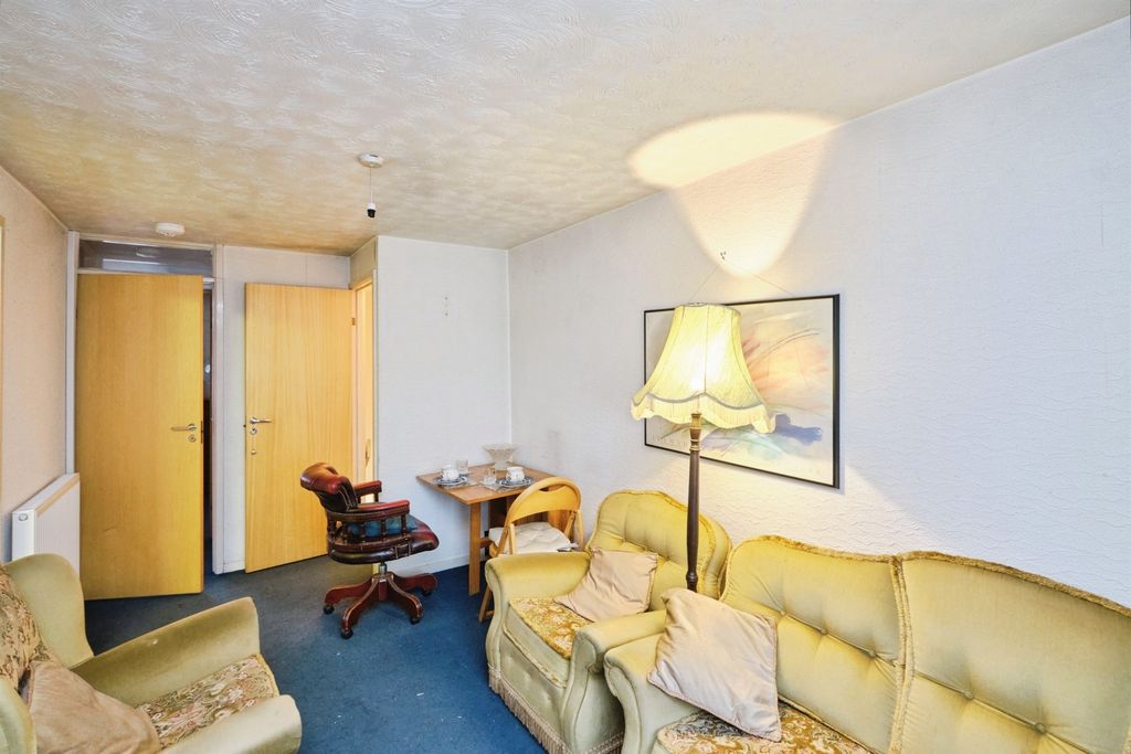 Property photo 3 of 15