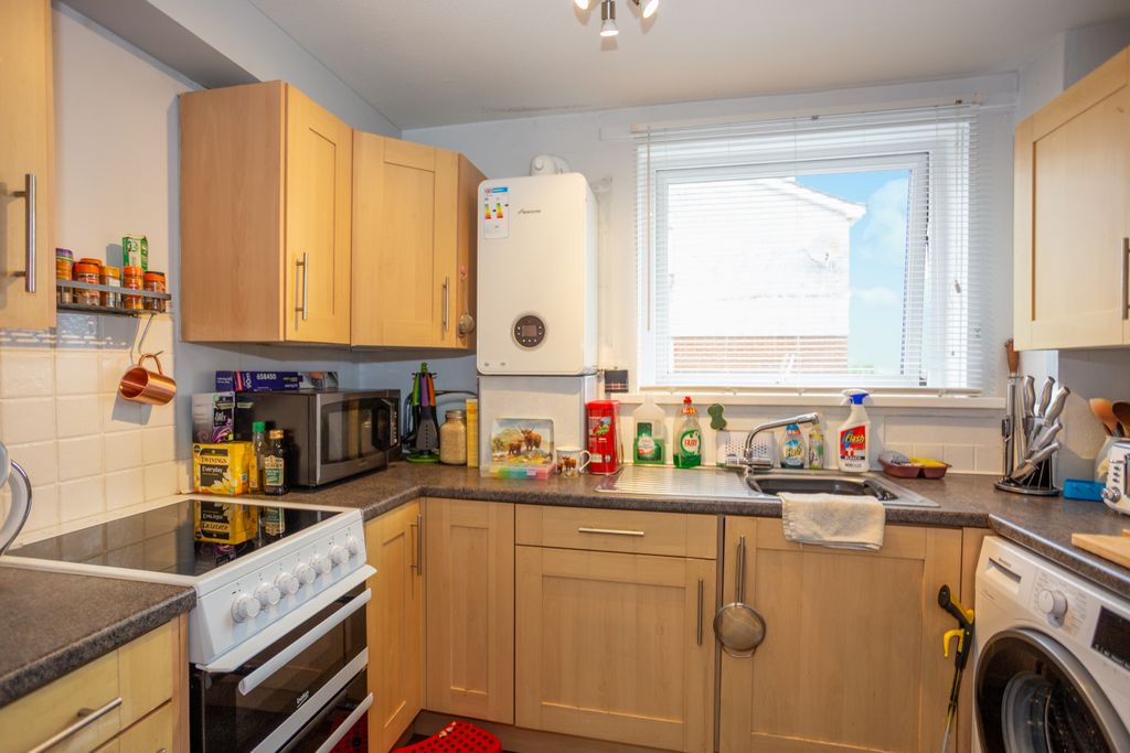 Property photo 3 of 14 Kitchen