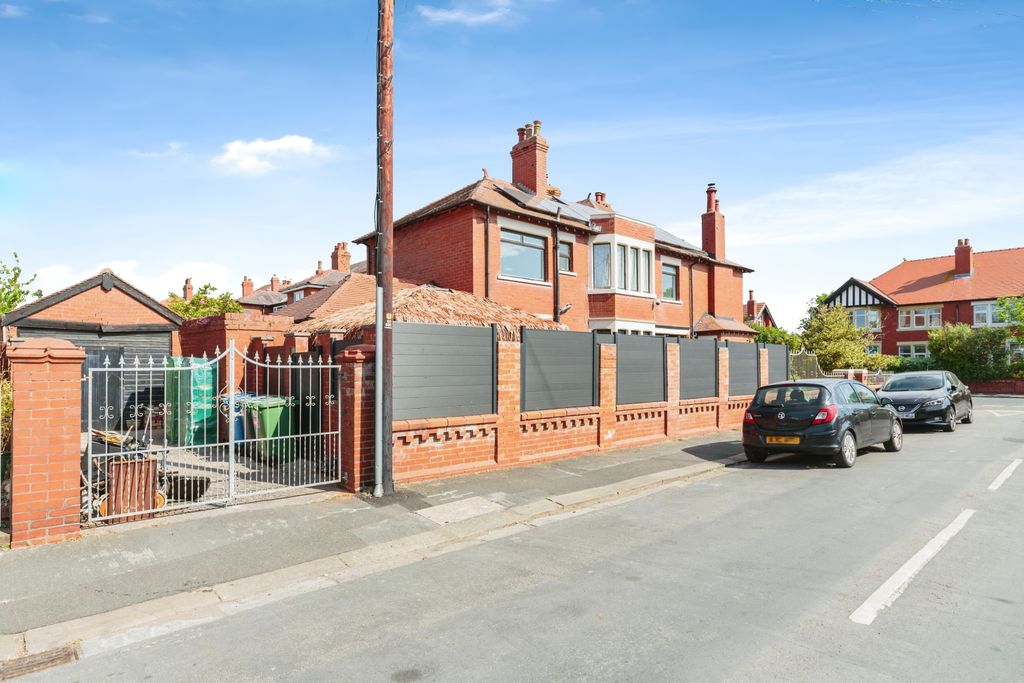 Property photo 2 of 15