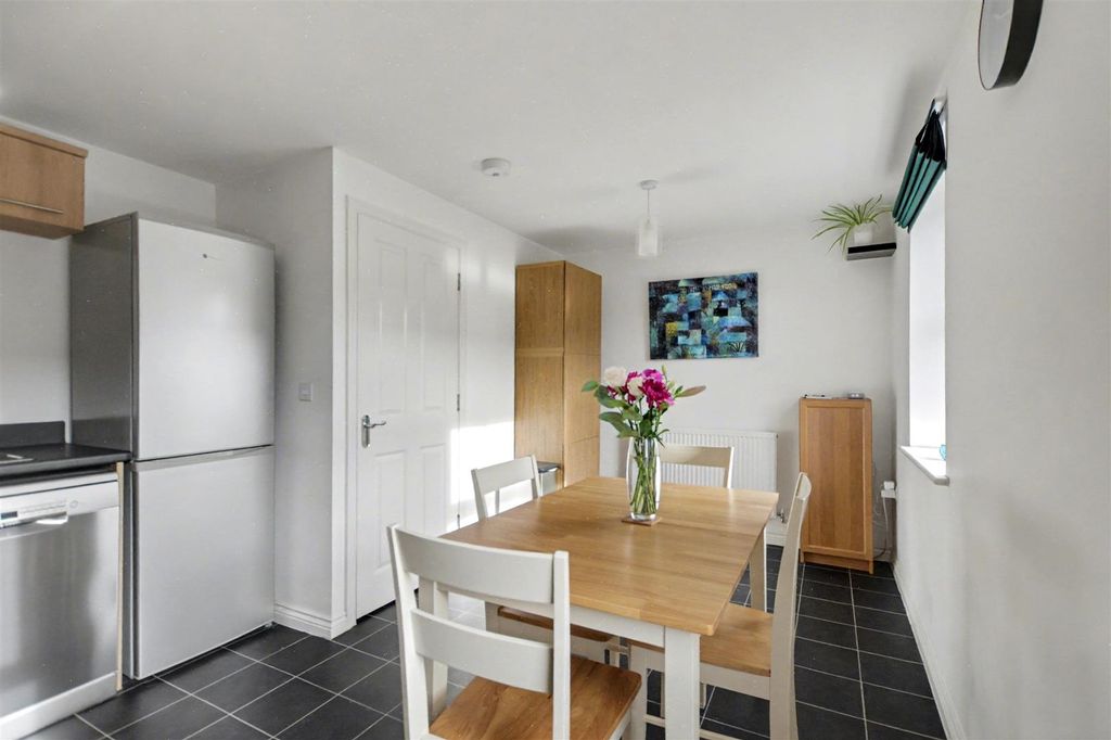 Property photo 3 of 29 Kitchen Diner_4.Jpeg