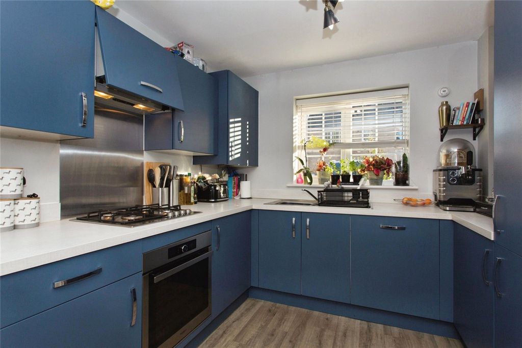 Property photo 2 of 17 Picture No. 23