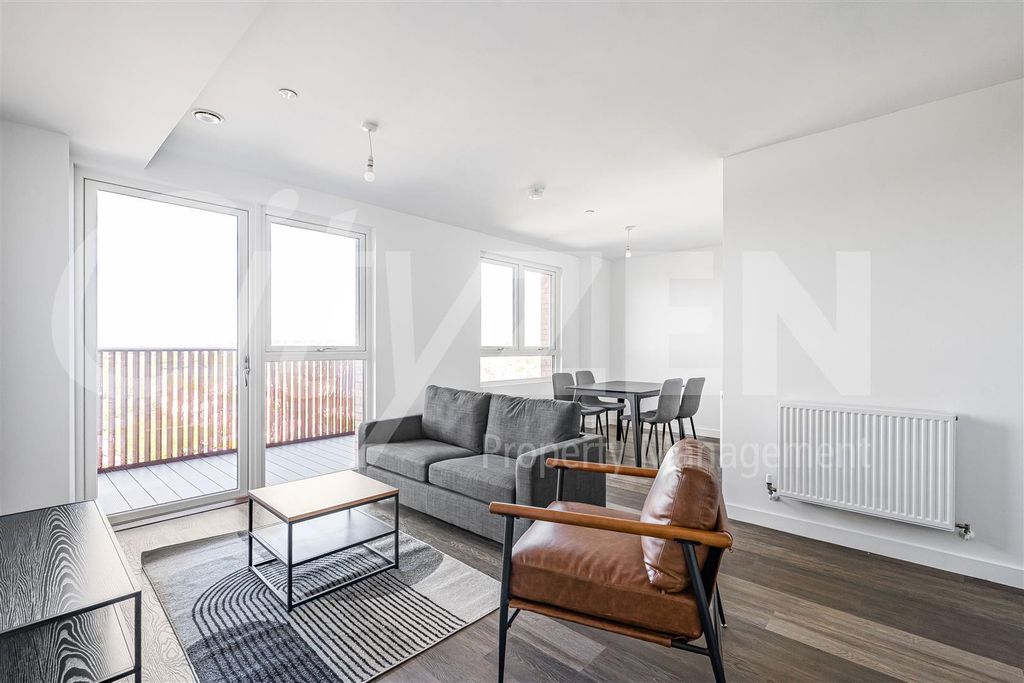 Property photo 1 of 22 Reception