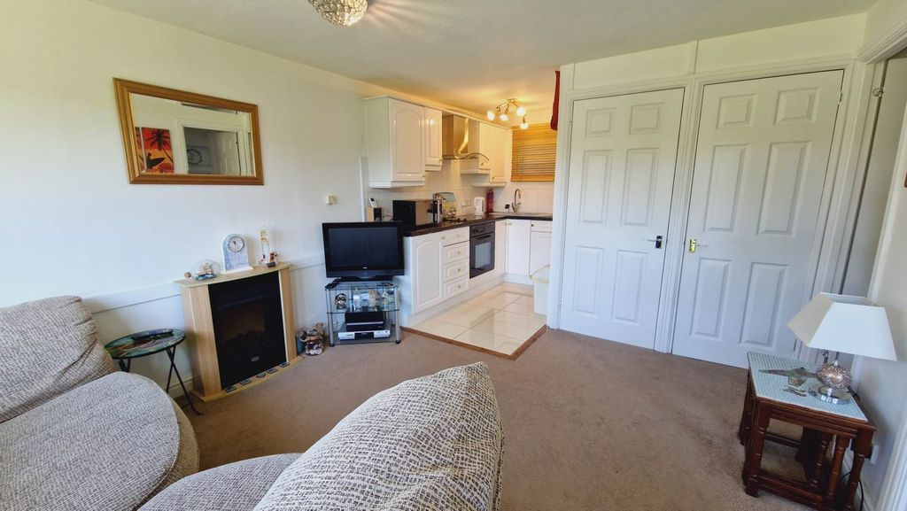 Property photo 3 of 14