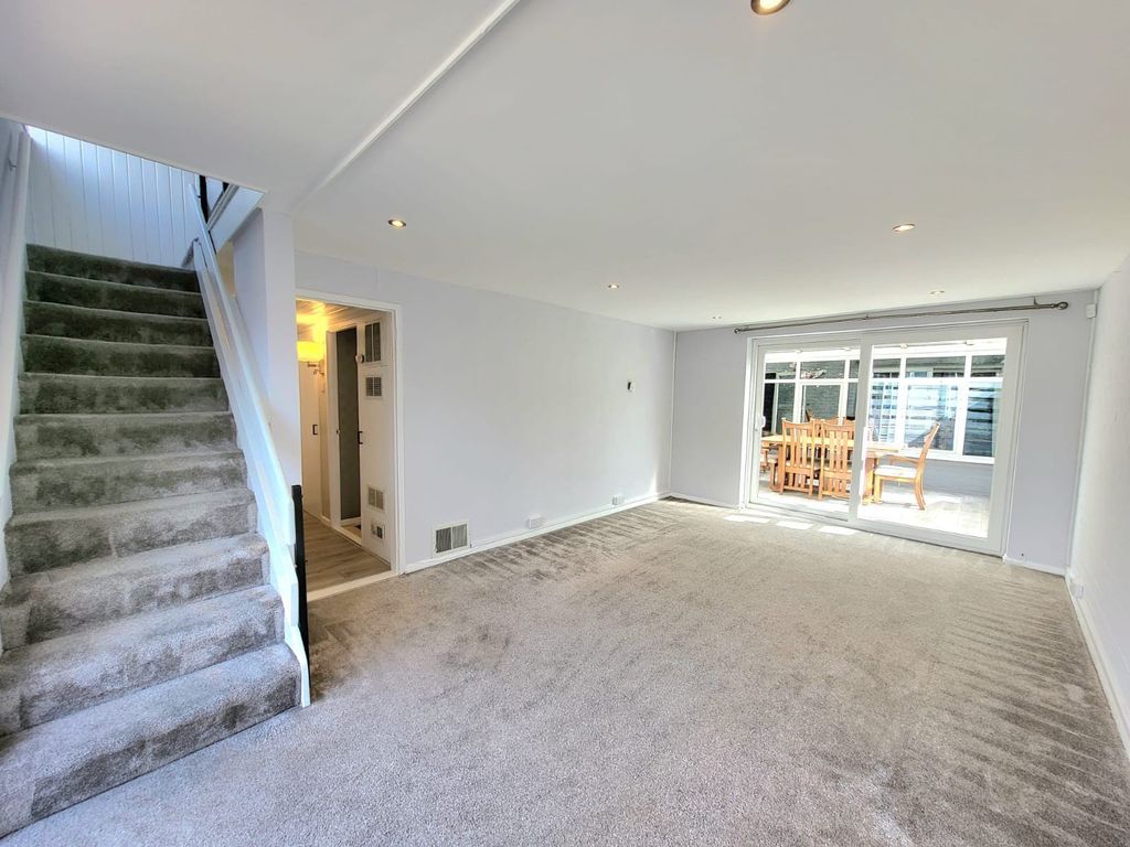 Property photo 2 of 16 Living Room