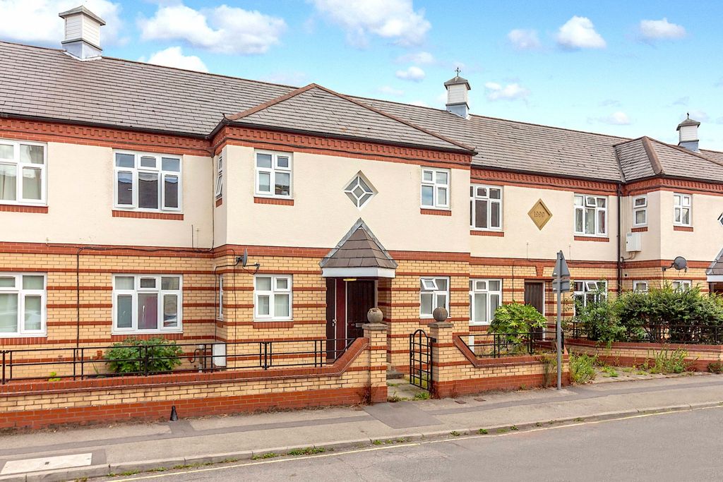 Property photo 1 of 14 47 Nunthorpe Road - Front