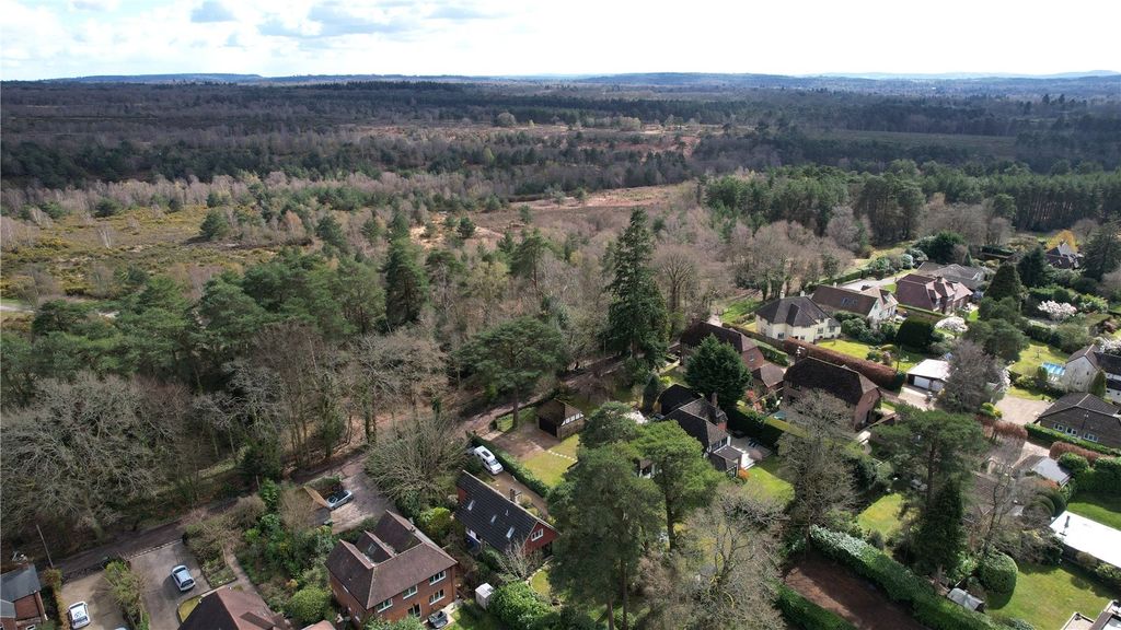 Property photo 2 of 26 Picture No. 28