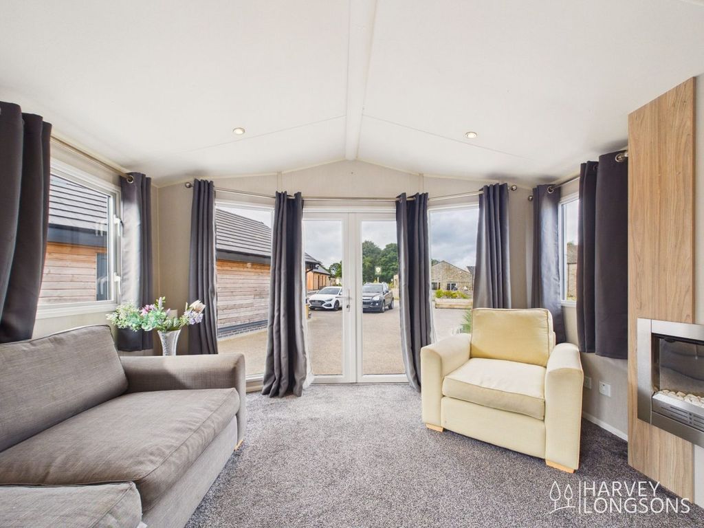 Property photo 2 of 17 Willerby Brockenhurst Front Lounge Bowland Fell Holiday Park
