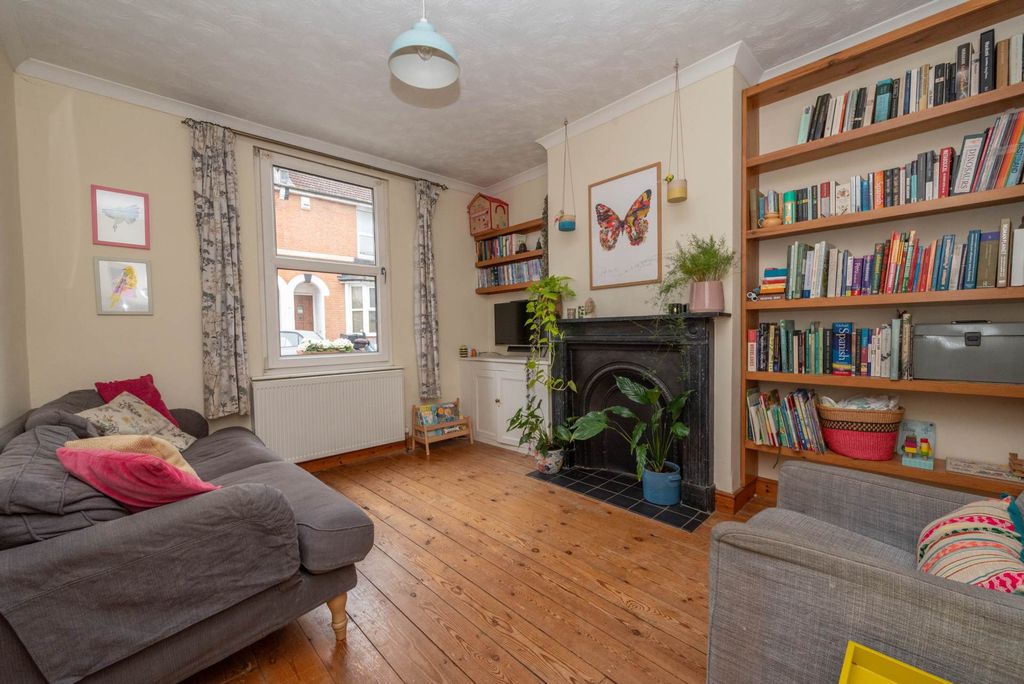 Property photo 3 of 17