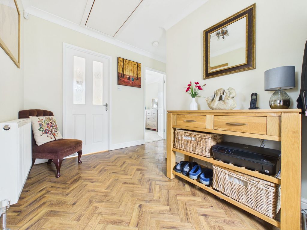 Property photo 2 of 26 Entrance Hall