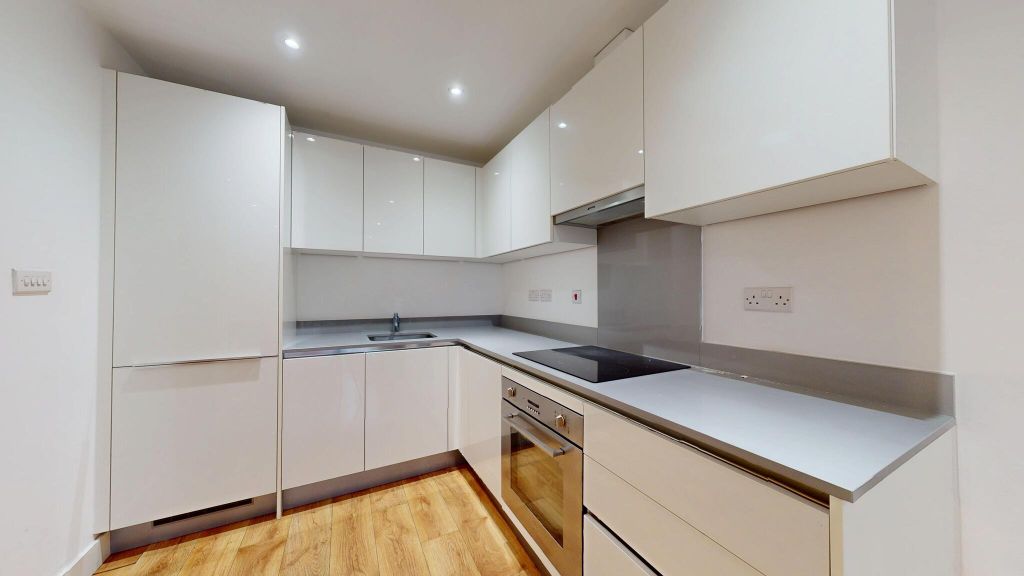 Property photo 2 of 18 Kitchen