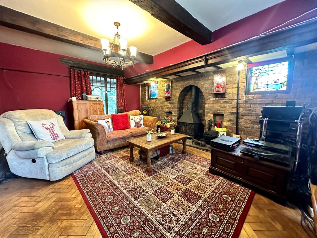 Property photo 2 of 27