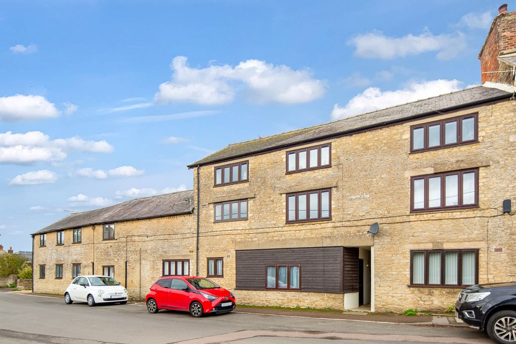 Property photo 1 of 8 Front