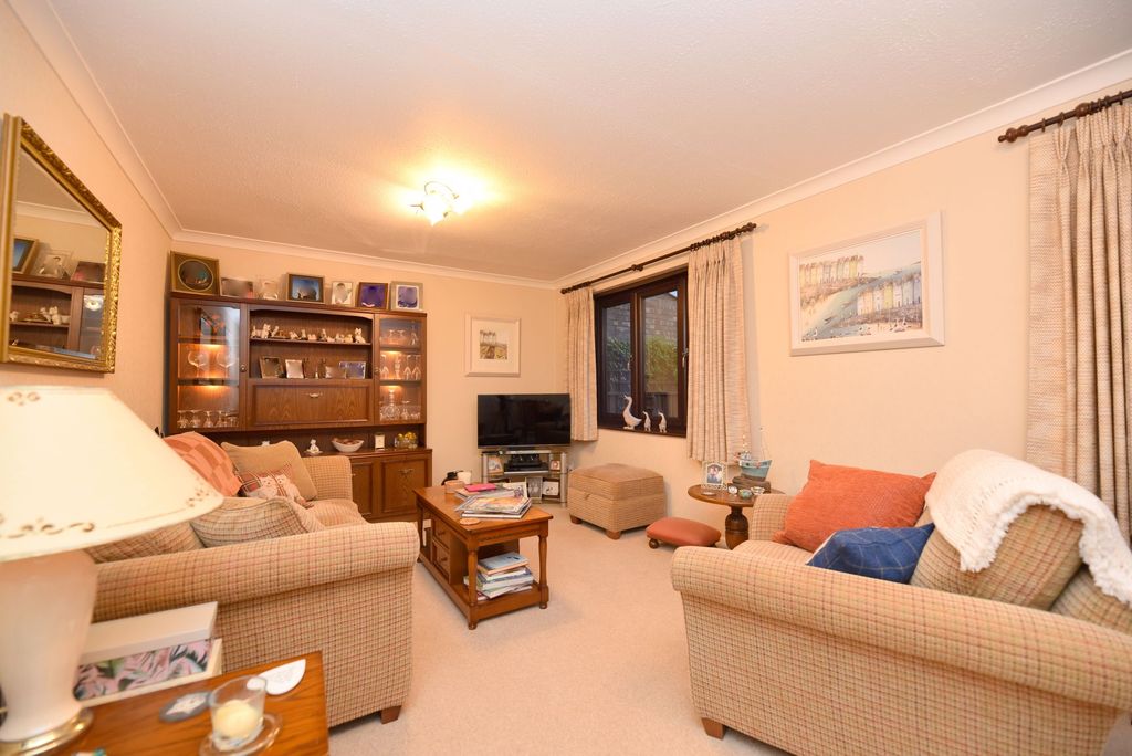 Property photo 2 of 20