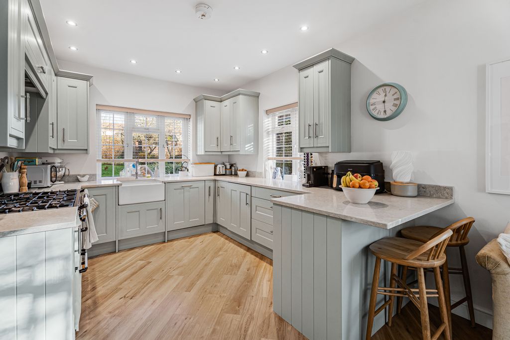 Property photo 3 of 38 Kitchen/Diner