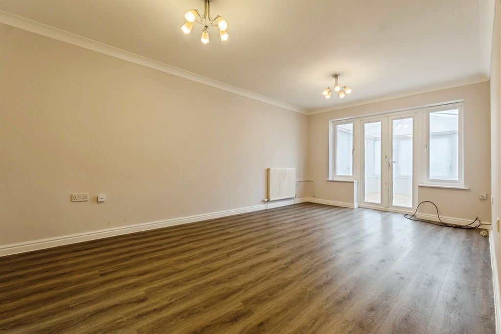 Property photo 3 of 23