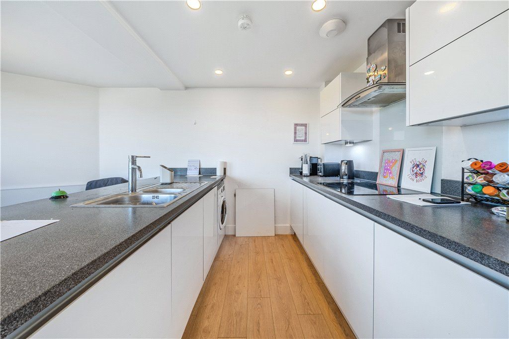 Property photo 2 of 15 Picture No. 17