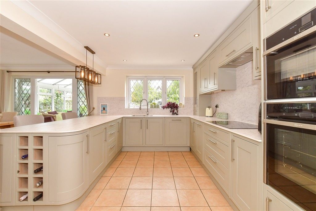 Property photo 2 of 20 Kitchen