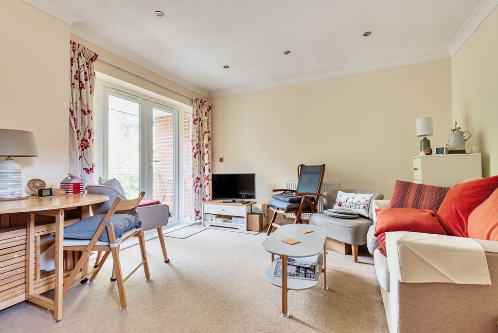 Property photo 2 of 9 893833 (2)