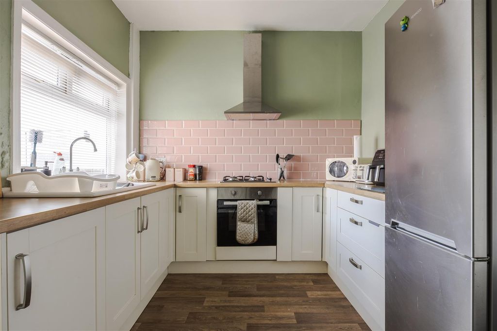 Property photo 2 of 12 Kitchen
