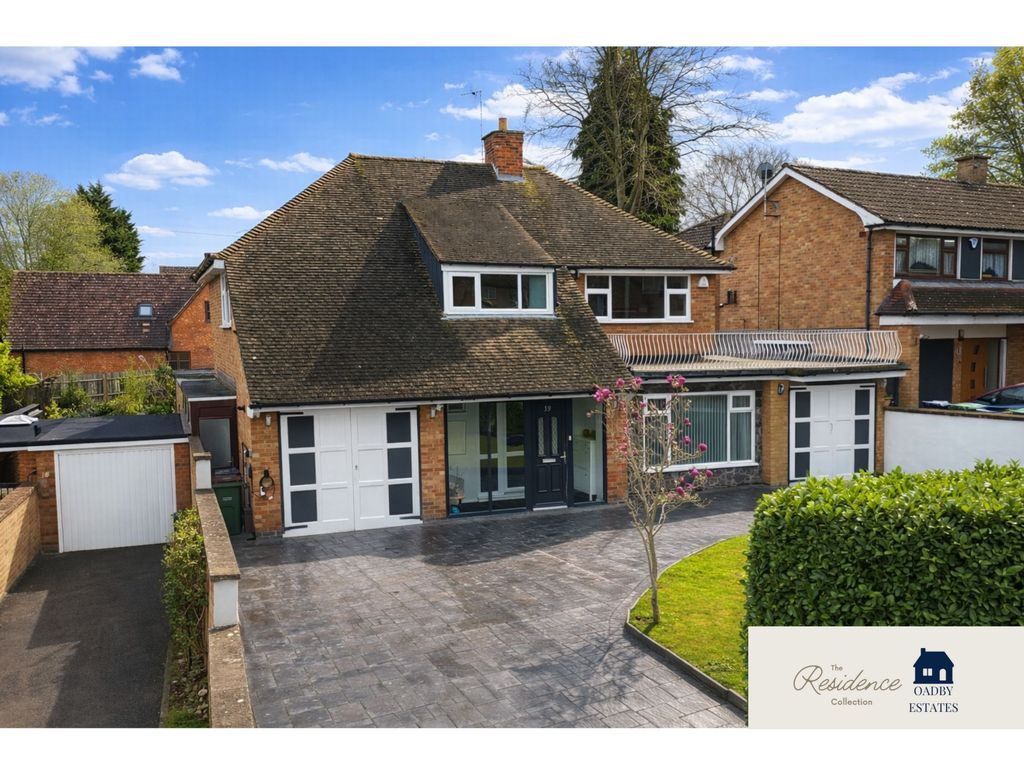 Property photo 2 of 22 House Front 2