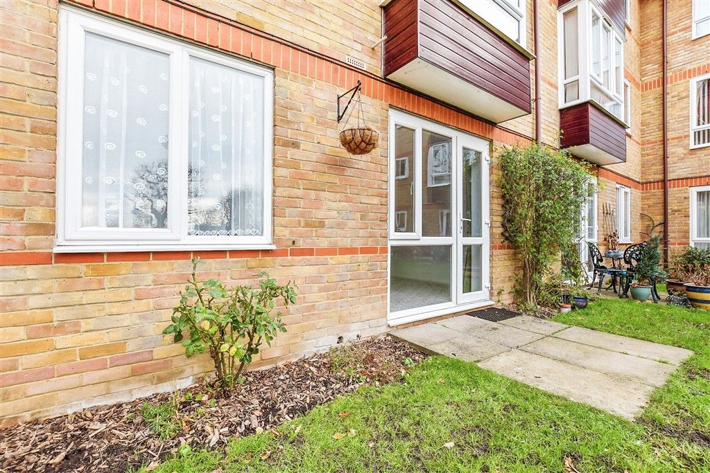 Property photo 2 of 10 Patio / Decking