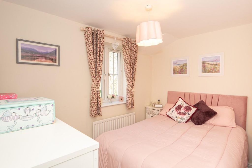 Additional image 9 of 2 bed flat for saleBritannia Mews, Hough Side Road, Pudsey LS28
