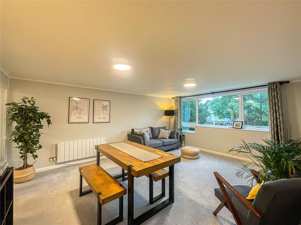 Property photo 2 of 14 Picture No. 17