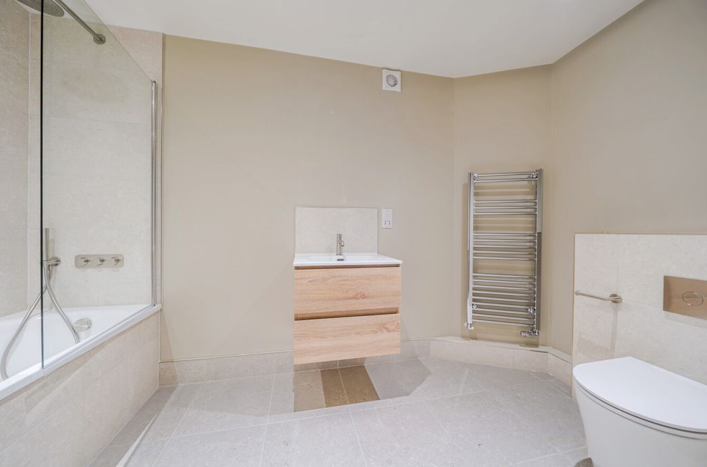 Property photo 3 of 12 1493588-4-6A511B9...