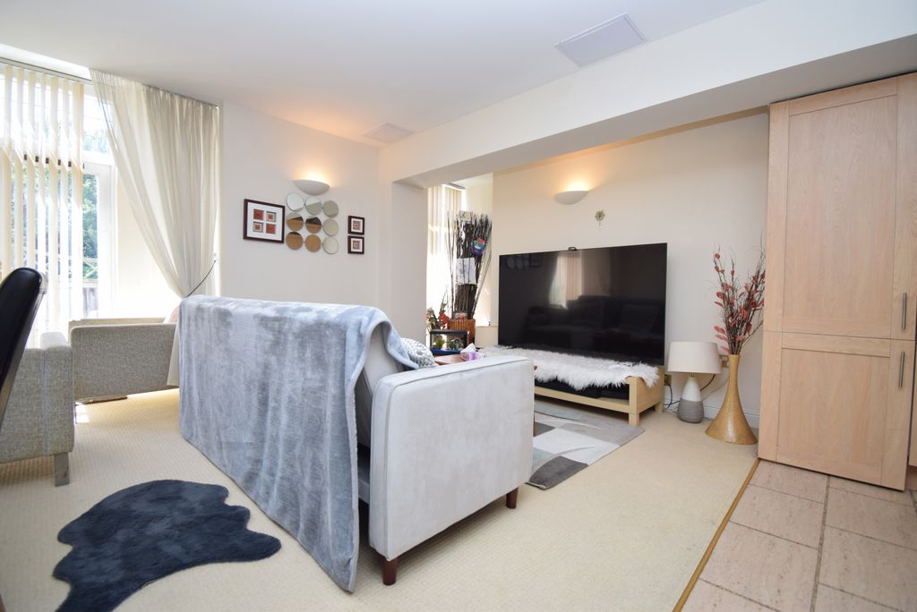 Property photo 2 of 9 Gallery